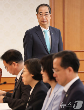한덕수 총리, 자살예방정책위 참석