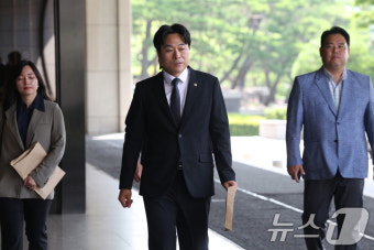 '김정숙 여사 인도 방문 관련' 고발인 조사 출석하는 이종배 시의원