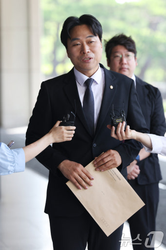 '김정숙 여사 인도 방문' 관련 고발인 조사 출석하는 이종배 시의원