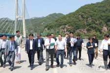 상판 주저앉아 철거 판정 났는데…제천 옛 청풍교 관광지 개발 논란
