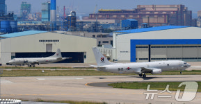 [뉴스1 PICK]최강 해상 초계기 P-8A 포세이돈 3대 포항 상륙…北 잠수함 꼼짝마