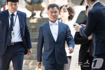 윤석열 대통령 명예 훼손 혐의 구속기소 피의자들, 보석 허가로 벗어나 재판 진행