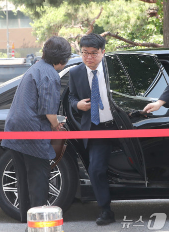 경찰조사 출두하는 임현택 의협회장