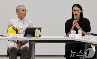 김연경, 유인촌 장관과 배구 발전 방안 논의