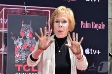 [포토]91세 캐롤 버넷, 헐리우드 거리에 핸드프린팅