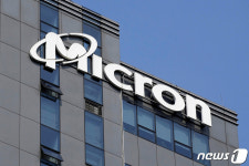 승부는 물량에서 난다…SK·삼성 HBM 증설 경쟁, 마이크론 가세