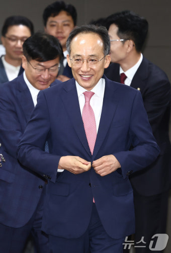 이공계 특별법 개정 토론회 참석하는 추경호