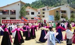 북한 월령농장·송사농장에 새로 지어진 살림집들