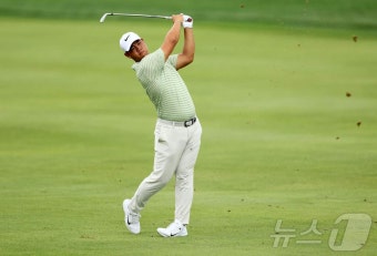 김주형, PGA 트래블러스 챔피언십서 사흘 연속 선두…4승 보인다
