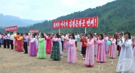 북한, 양지농장서 살림집 입사모임…새집들이 경사