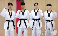 기다려라 파리야