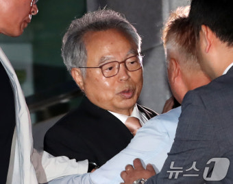 '직원 강제추행' 오거돈 전 부산시장, 만기 출소
