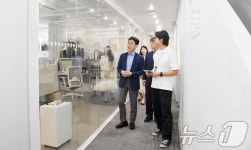 김윤상 차관, 공공데이터 활용기업 방문