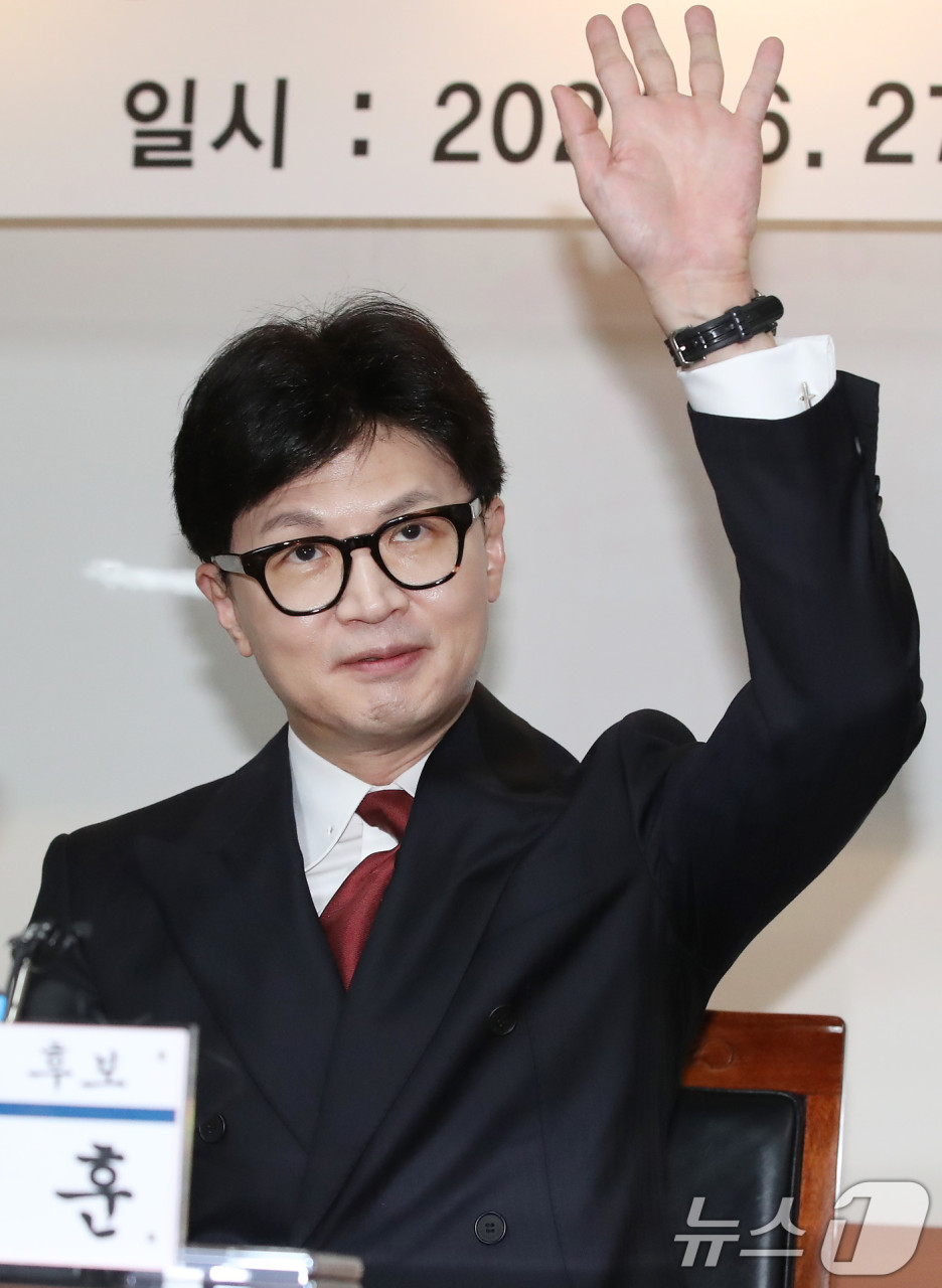 한동훈, 국민의힘 대선 경선서 정책 논의 확대하며 단합 모색