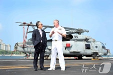 美 핵항모 오른 조태열 외교부 장관