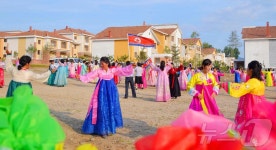 北 온성군에서 진행된 살림집 입사모임…문화농촌