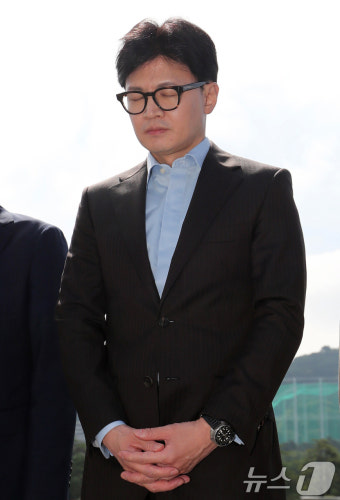 부산 유엔기념공원 찾은 한동훈