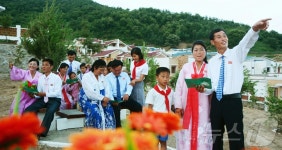 북한 평북 동산공예작물농장·운전군 북일농장에 건설된 새 살림집들