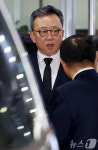 시청역 사고 직원 빈소 자리 지키는 정상혁 신한은행장