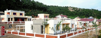 北 피현군 삼상농장 새 살림집 수백 세대 건설…새 생활·문명 향유