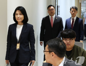 인사 브리핑 입장하는 이진숙·김병환·김완섭 후보자