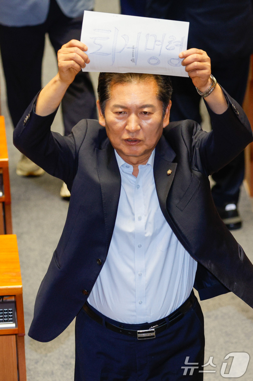 정청래, 발언권 중지한 곽규택에 사과 요구..갈등 고조