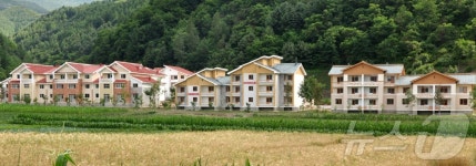 북한, 강계시 은정남새농장·두흥남새농장 새집들이 진행