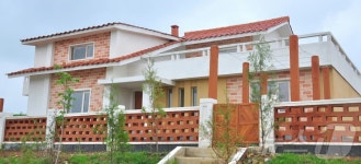 북한 수안군 산북농장에 들어선 새 살림집들…인민 생활편의