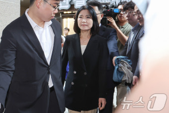 청문 준비 사무실 첫 출근하는 이진숙 후보자