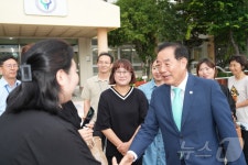 하윤수 부산교육감, 특수학교 점검…현장 의견 청취