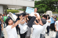 대법 아사히글라스, 해고 노동자 직접 고용해야