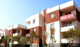 김정은 불면불휴의 노고속 마련된 결실…북한 농촌 새집들이