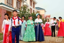 북한, 경원군 성내농장에 건설된 살림집들 선전…인민의 기쁨