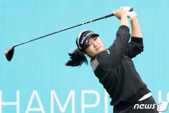 유해란, 메이저 에비앙 챔피언십 2R 2위…선두와 3타 차