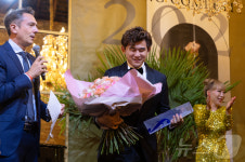 조수미 콩쿠르 초대 우승자 지하오 리