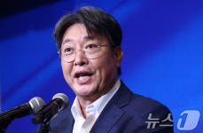 인사말 하는 이춘석 전당대회준비위원장
