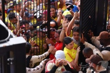 시작 전부터 혼란…팬 무단 입장에 코파아메리카 결승전 지연