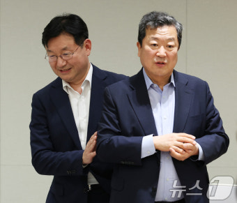 '체코 원전' 브리핑 참석하는 성태윤 정책실장과 박춘섭 경제수석