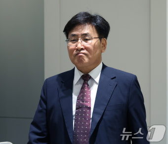 인사브리핑 입장하는 유상임 과기부장관 후보자