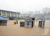 충남 당진 등 서해안 폭우로 곳곳 침수·범람