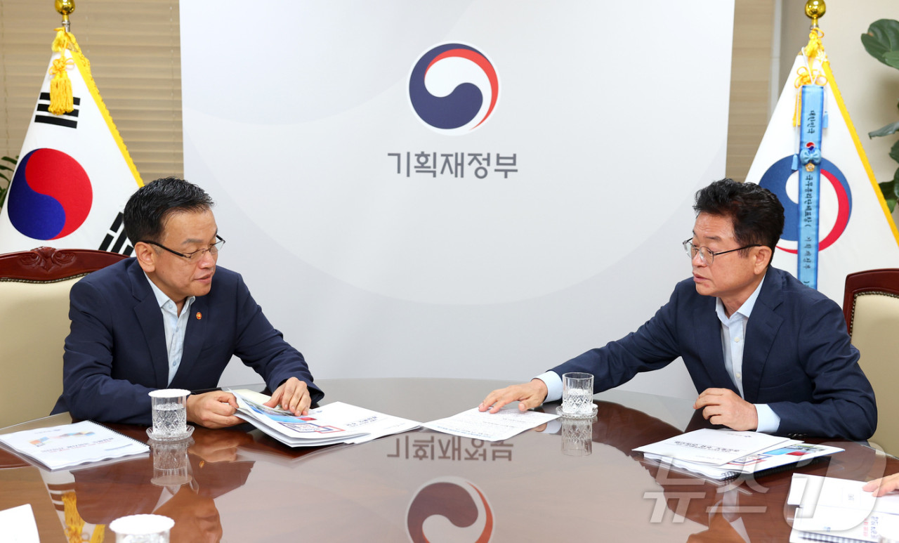 경상북도 이철우 지사, 국가 발전을 위한 중요 프로젝트 국비 지원 요청 협력 강조