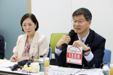 복지차관 위기임산부 가장 먼저 찾는 약국…1308 널리 알려달라