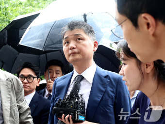 'SM 시세조종' 카카오 김범수, 구속 갈림길