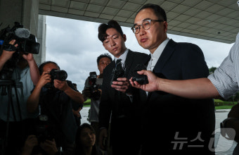 취재진 질문에 답하는 이원석 검찰총장