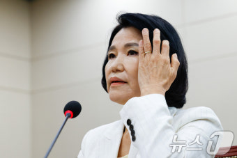 질의 듣는 이진숙 후보자