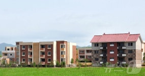 북한, 봉천군 석사농장에서 살림집 입사모임