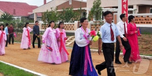 北, 농촌 살림집 건설 지속…봉천군 석사농장서 입사모임 진행