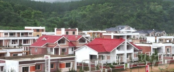 북한 장연군 석장농장에 들어선 문화주택