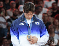 이준환 '동메달 목에 걸고'