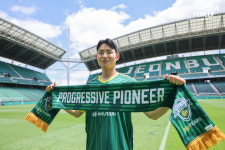 베테랑 센터백 연제운, 제주 떠나 전북행